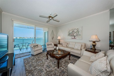 Condo in South Pasadena, Florida, 2 bedrooms № 2119620 - photo 18