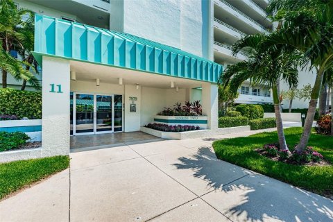 Condo in South Pasadena, Florida, 2 bedrooms № 2119620 - photo 6