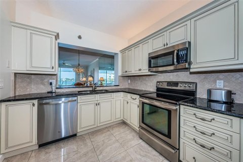 Condo in South Pasadena, Florida, 2 bedrooms № 2119620 - photo 10