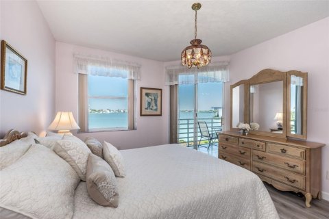 Condo in South Pasadena, Florida, 2 bedrooms № 2119620 - photo 24