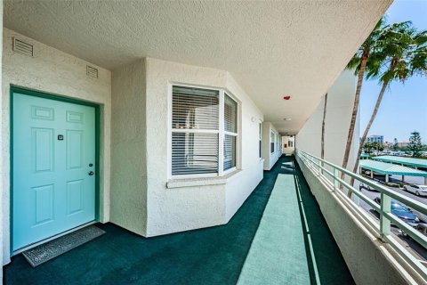 Condo in South Pasadena, Florida, 2 bedrooms № 2119620 - photo 7
