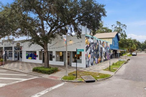 Immobilier commercial à Saint Petersburg, Floride 646.6 m2 № 2406916