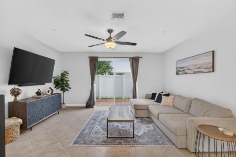 Touwnhouse à vendre à Stuart, Floride: 3 chambres, 149.94 m2 № 2399855 - photo 9
