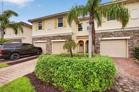 Touwnhouse à vendre à Stuart, Floride: 3 chambres, 149.94 m2 № 2399855 - photo 2