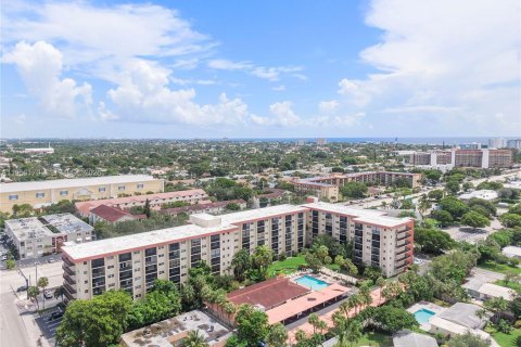 Condo in Pompano Beach, Florida, 2 bedrooms  № 2080611 - photo 24