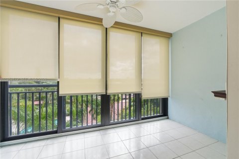 Condo in Pompano Beach, Florida, 2 bedrooms  № 2080611 - photo 15