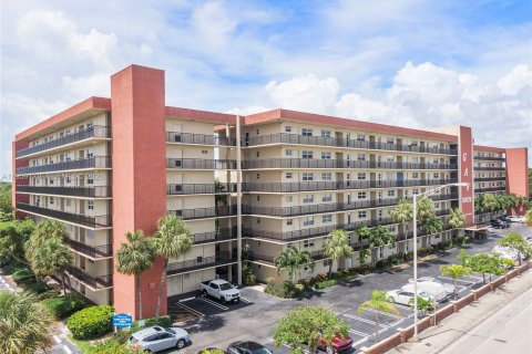 Condo à Pompano Beach, Floride, 2 chambres  № 2080611