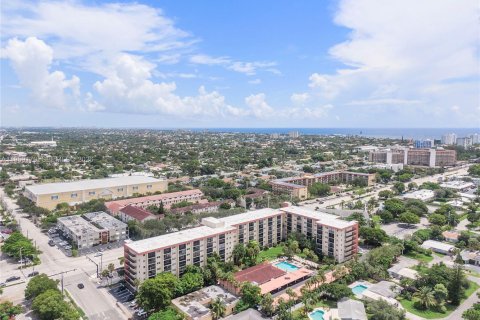 Condo in Pompano Beach, Florida, 2 bedrooms  № 2080611 - photo 25