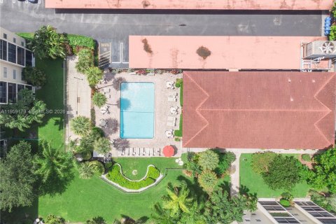 Condo in Pompano Beach, Florida, 2 bedrooms  № 2080611 - photo 22