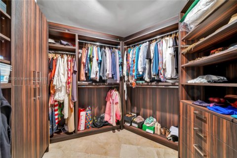 Condominio en venta en Sunny Isles Beach, Florida, 2 dormitorios, 135.36 m2 № 1955711 - foto 14