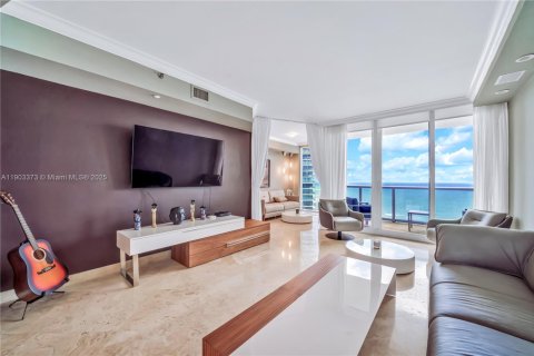 Condominio en venta en Sunny Isles Beach, Florida, 2 dormitorios, 135.36 m2 № 1955711 - foto 24