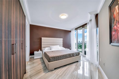 Condominio en venta en Sunny Isles Beach, Florida, 2 dormitorios, 135.36 m2 № 1955711 - foto 16