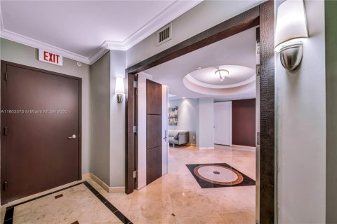 Condominio en venta en Sunny Isles Beach, Florida, 2 dormitorios, 135.36 m2 № 1955711 - foto 22