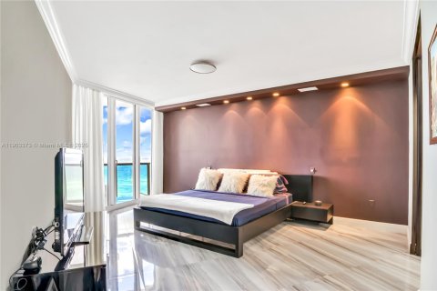 Condominio en venta en Sunny Isles Beach, Florida, 2 dormitorios, 135.36 m2 № 1955711 - foto 12