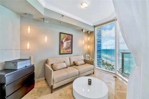 Condominio en venta en Sunny Isles Beach, Florida, 2 dormitorios, 135.36 m2 № 1955711 - foto 5