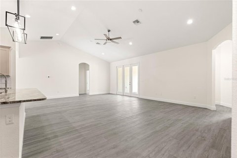 House in Dunnellon, Florida 4 bedrooms, 243.5 sq.m. № 2199203 - photo 16