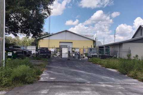 Commercial property in Wesley Chapel, Florida 507.71 sq.m. № 833259 - photo 4