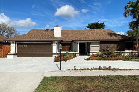 Villa ou maison à Wellington, Floride 4 chambres, 224.92 m2 № 1954104