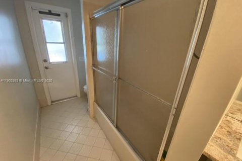 Villa ou maison à louer à Wellington, Floride: 4 chambres, 224.92 m2 № 1954104 - photo 21