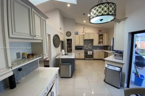 Villa ou maison à louer à Wellington, Floride: 4 chambres, 224.92 m2 № 1954104 - photo 13