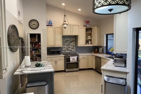 Villa ou maison à louer à Wellington, Floride: 4 chambres, 224.92 m2 № 1954104 - photo 12