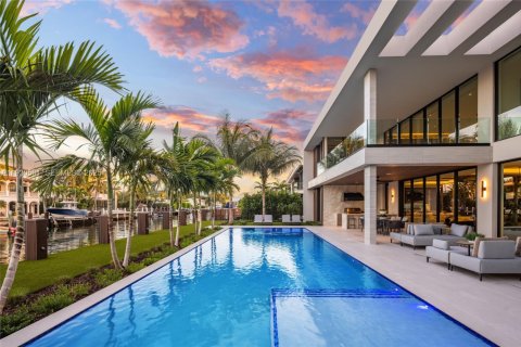 Купить виллу или дом в Форт-Лодердейл, Флорида 7 спален, 654.96м2, № 1989581 - фото 3