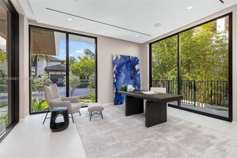 Купить виллу или дом в Форт-Лодердейл, Флорида 7 спален, 654.96м2, № 1989581 - фото 25