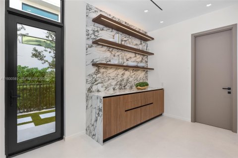 Купить виллу или дом в Форт-Лодердейл, Флорида 7 спален, 654.96м2, № 1989581 - фото 13