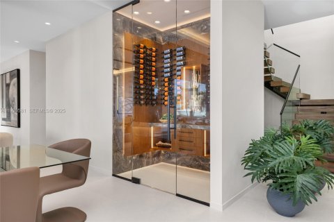 Купить виллу или дом в Форт-Лодердейл, Флорида 7 спален, 654.96м2, № 1989581 - фото 22