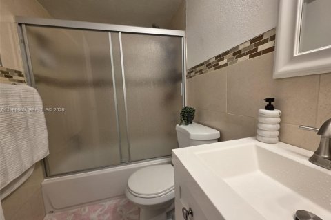 Condo in Miami, Florida, 3 bedrooms № 2028940 - photo 26