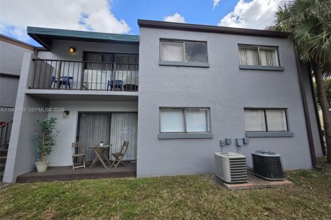 Condominio en Miami, Florida, 3 dormitorios № 2028940