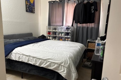 Condo in Miami, Florida, 3 bedrooms № 2028940 - photo 25