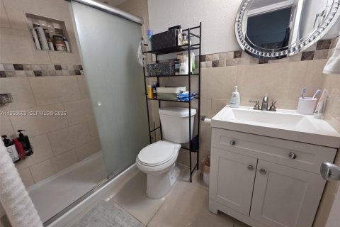 Condo in Miami, Florida, 3 bedrooms № 2028940 - photo 23