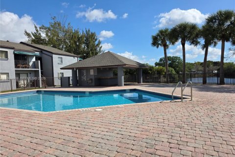 Condominio en venta en Miami, Florida, 3 dormitorios, 92.34 m2 № 2028940 - foto 18