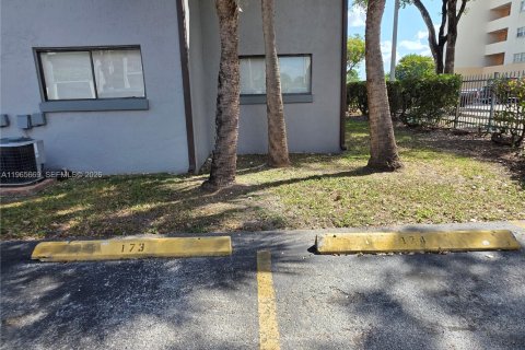 Condominio en venta en Miami, Florida, 3 dormitorios, 92.34 m2 № 2028940 - foto 5