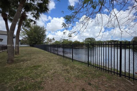 Condominio en venta en Miami, Florida, 3 dormitorios, 92.34 m2 № 2028940 - foto 9