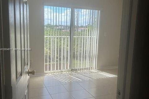 Adosado en venta en Miami, Florida, 2 dormitorios, 104.98 m2 № 2068770 - foto 10