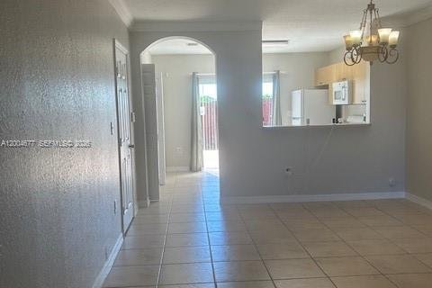 Adosado en venta en Miami, Florida, 2 dormitorios, 104.98 m2 № 2068770 - foto 19