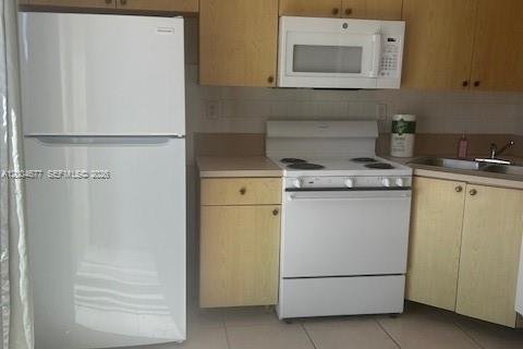 Adosado en venta en Miami, Florida, 2 dormitorios, 104.98 m2 № 2068770 - foto 3