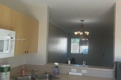 Adosado en venta en Miami, Florida, 2 dormitorios, 104.98 m2 № 2068770 - foto 18