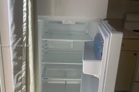 Adosado en venta en Miami, Florida, 2 dormitorios, 104.98 m2 № 2068770 - foto 2