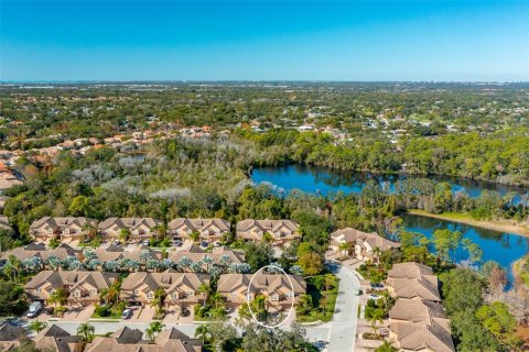 Touwnhouse à vendre à Sarasota, Floride: 3 chambres, 168.9 m2 № 2141945 - photo 2