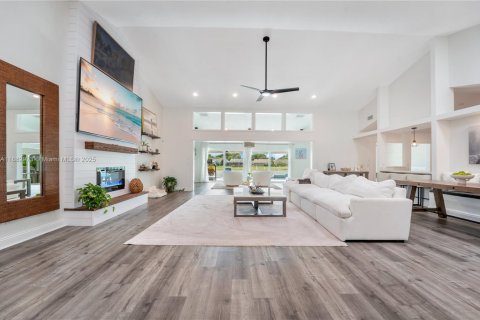House in Hobe Sound, Florida 4 bedrooms, 281.12 sq.m. № 1930161 - photo 6