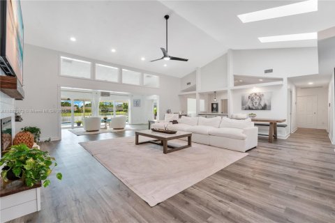 House in Hobe Sound, Florida 4 bedrooms, 281.12 sq.m. № 1930161 - photo 5