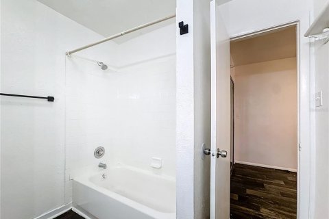Condo in Orlando, Florida, 1 bedroom  № 1851109 - photo 18