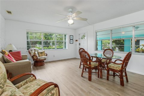 Propiedad comercial en venta en St. Lucie, Florida, 228.91 m2 № 1699524 - foto 11