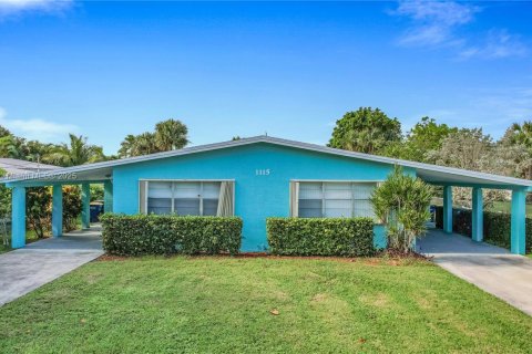 Propiedad comercial en venta en St. Lucie, Florida, 228.91 m2 № 1699524 - foto 9