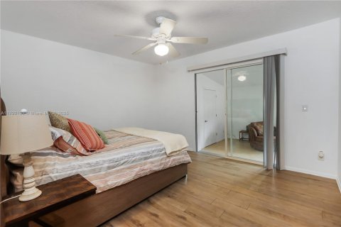 Propiedad comercial en venta en St. Lucie, Florida, 228.91 m2 № 1699524 - foto 24