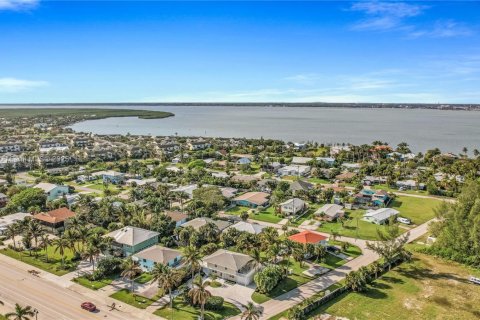 Propiedad comercial en venta en St. Lucie, Florida, 228.91 m2 № 1699524 - foto 2