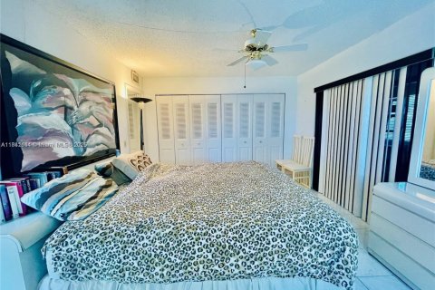 Condominio en venta en Deerfield Beach, Florida, 1 dormitorio, 65.31 m2 № 1942141 - foto 15
